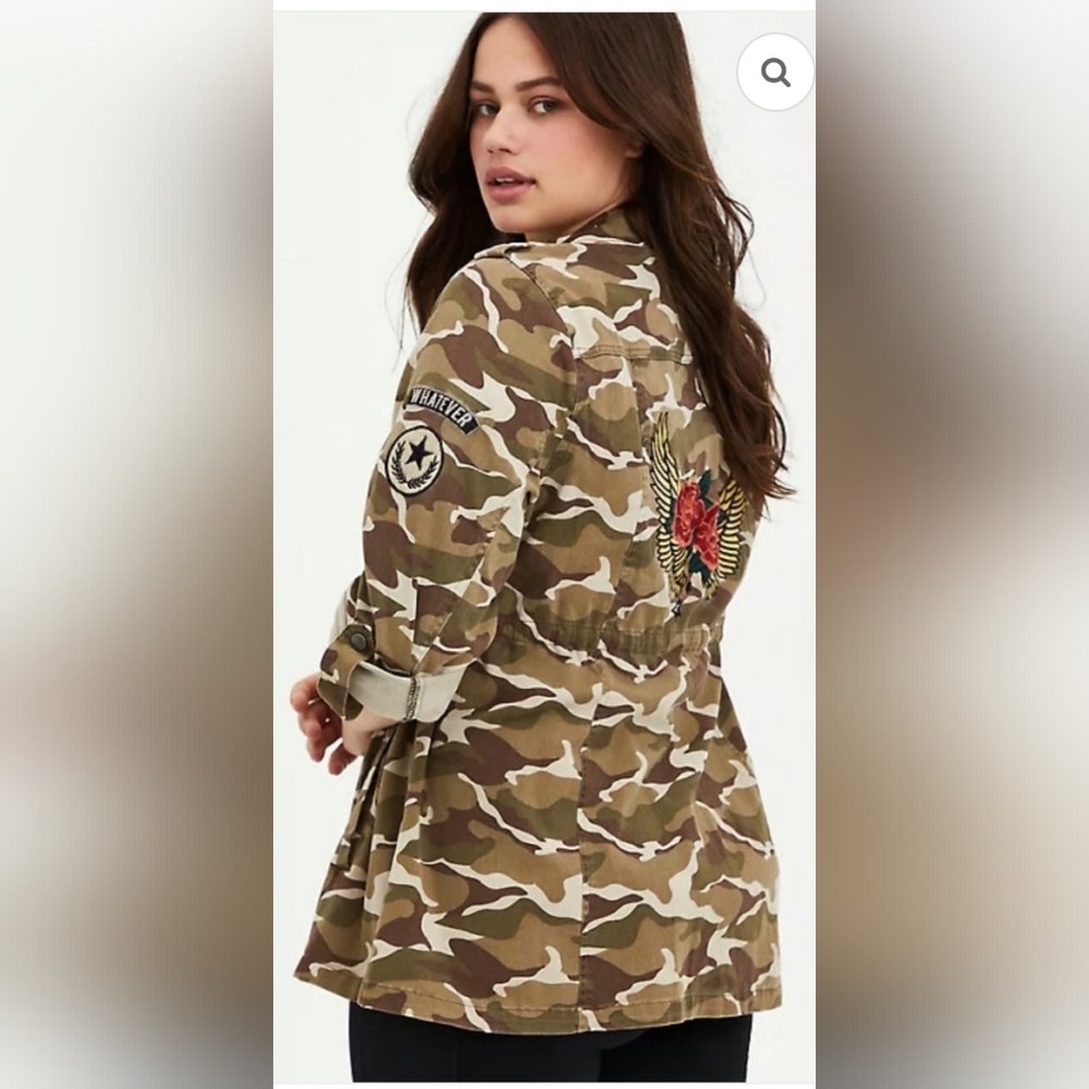 NWT Torrid Camo Anorak Twill Jacket Sz 2 (18/20)